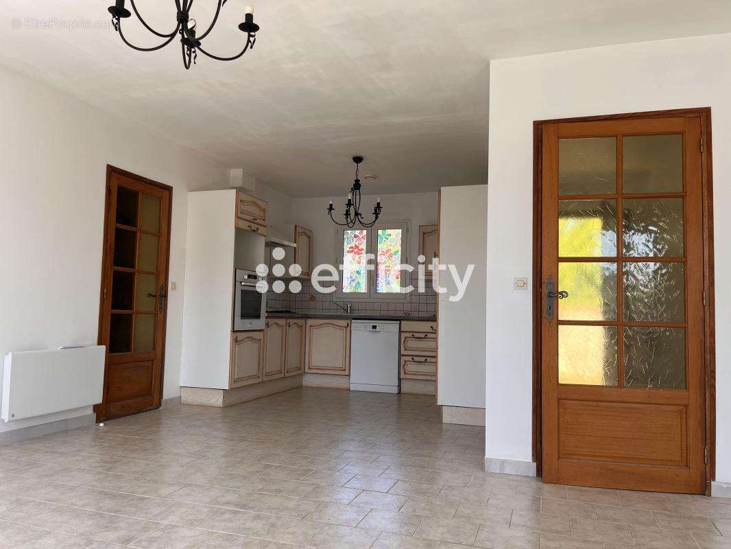 Maison à SAINT-CLEMENT-DES-BALEINES