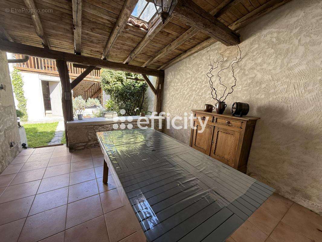 Maison à VERTEUIL-SUR-CHARENTE