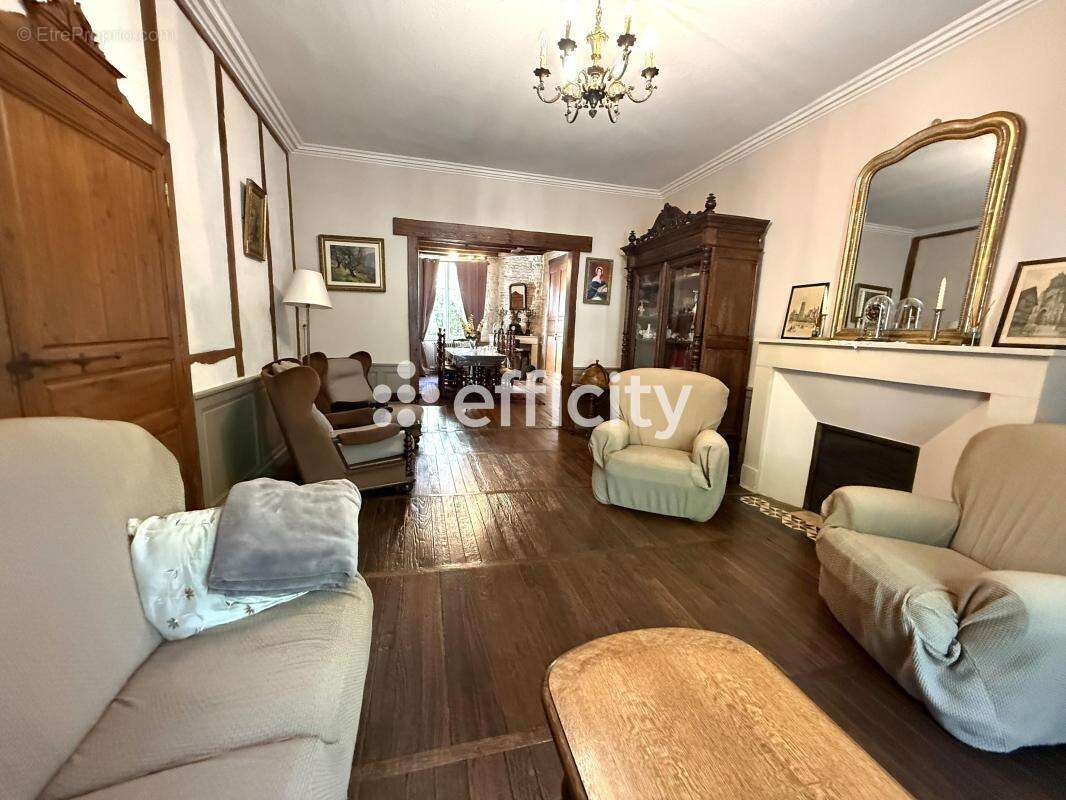 Maison à VERTEUIL-SUR-CHARENTE