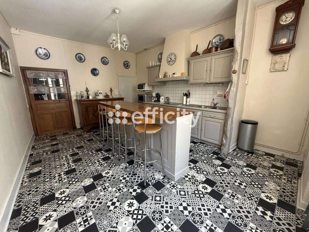 Maison à VERTEUIL-SUR-CHARENTE