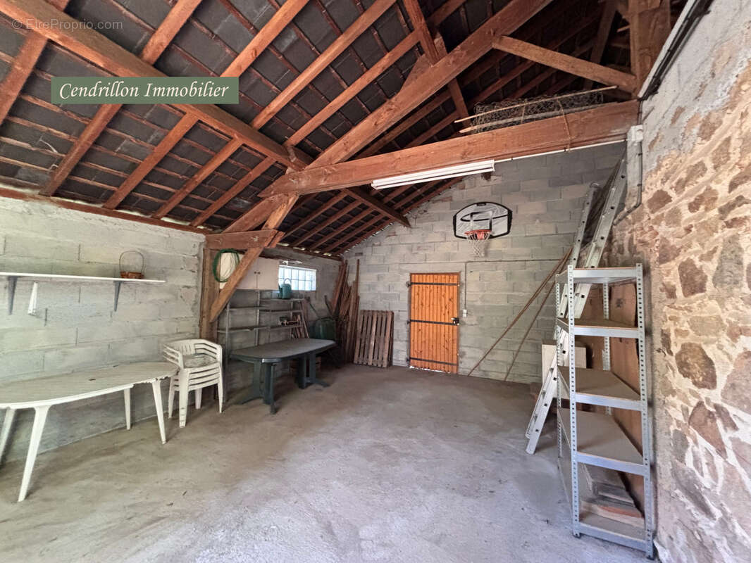 Maison à MONTBOUCHER