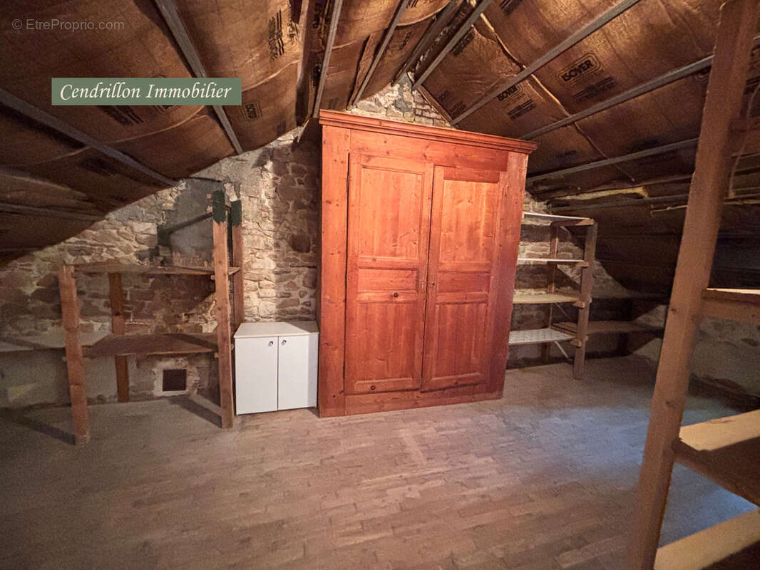 Maison à MONTBOUCHER