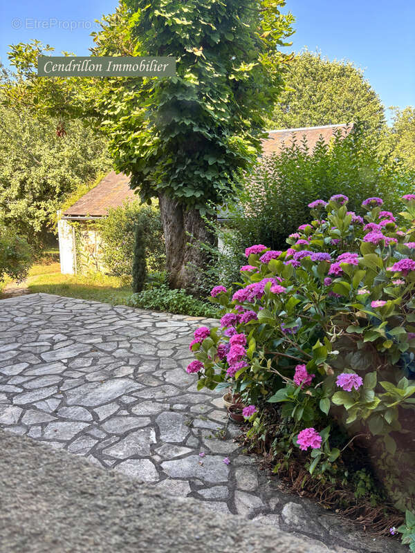 Maison à MONTBOUCHER