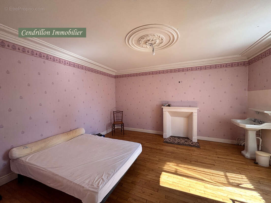 Maison à MONTBOUCHER