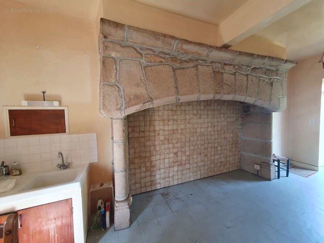 Maison à SAINT-GENIEZ-O-MERLE