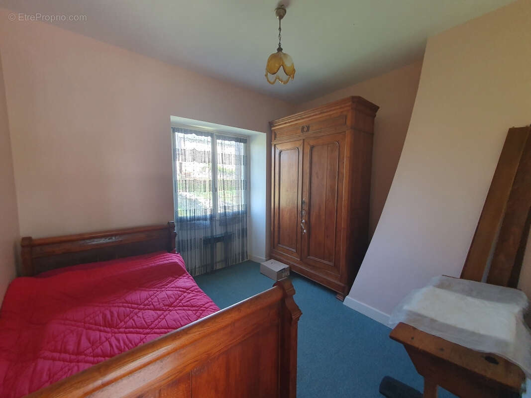 Maison à SAINT-GENIEZ-O-MERLE