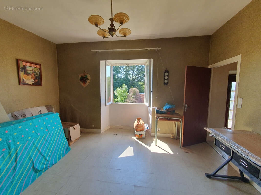 Maison à SAINT-GENIEZ-O-MERLE