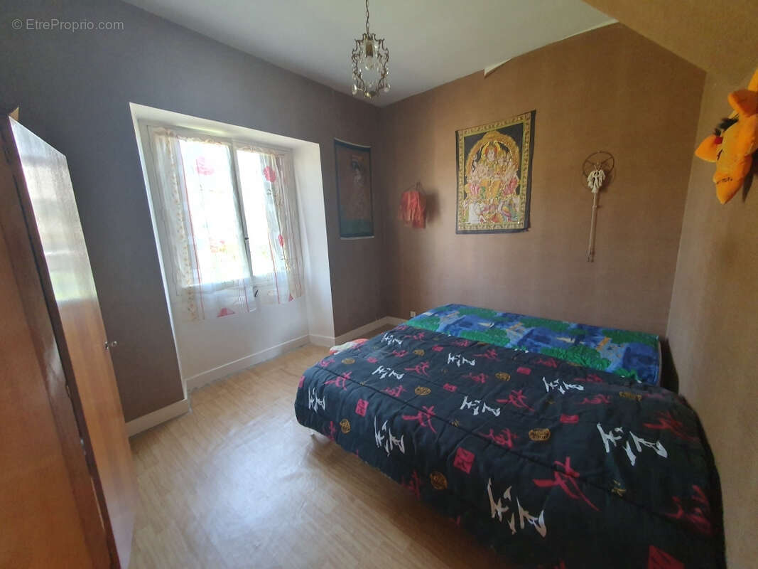 Maison à SAINT-GENIEZ-O-MERLE