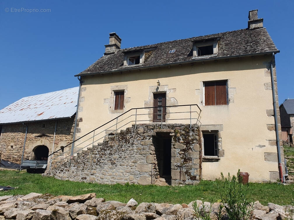 Maison à SAINT-GENIEZ-O-MERLE