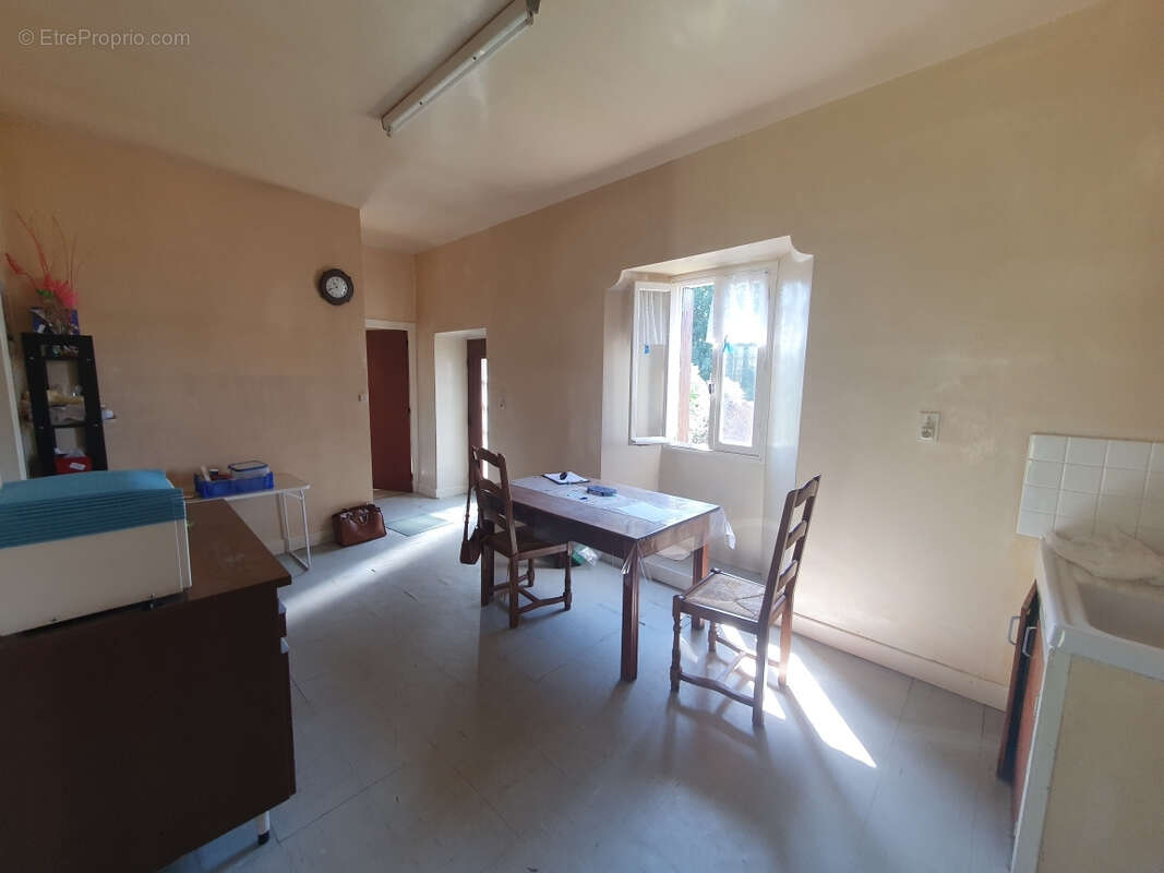 Maison à SAINT-GENIEZ-O-MERLE