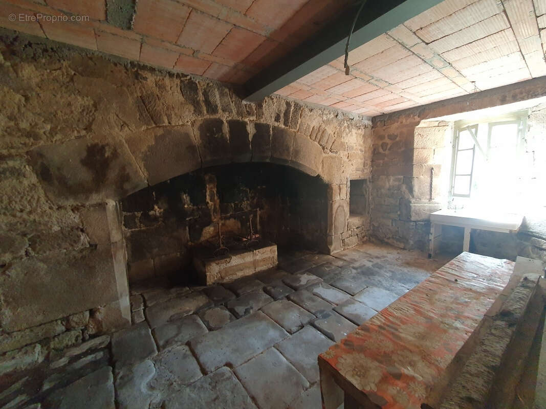 Maison à SAINT-GENIEZ-O-MERLE