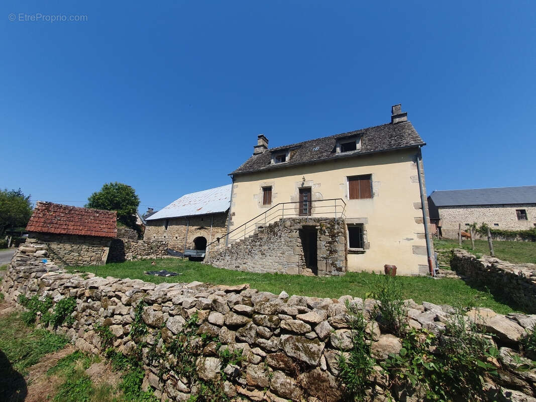 Maison à SAINT-GENIEZ-O-MERLE