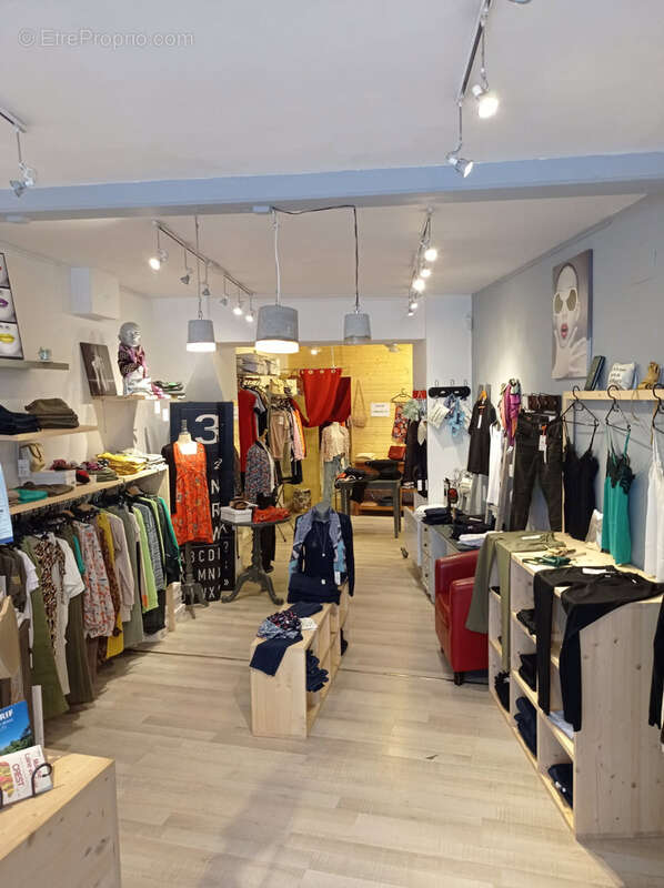 Commerce à DIEULEFIT