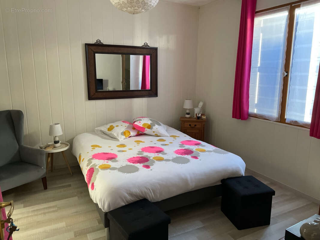 Commerce à PORTES-EN-VALDAINE