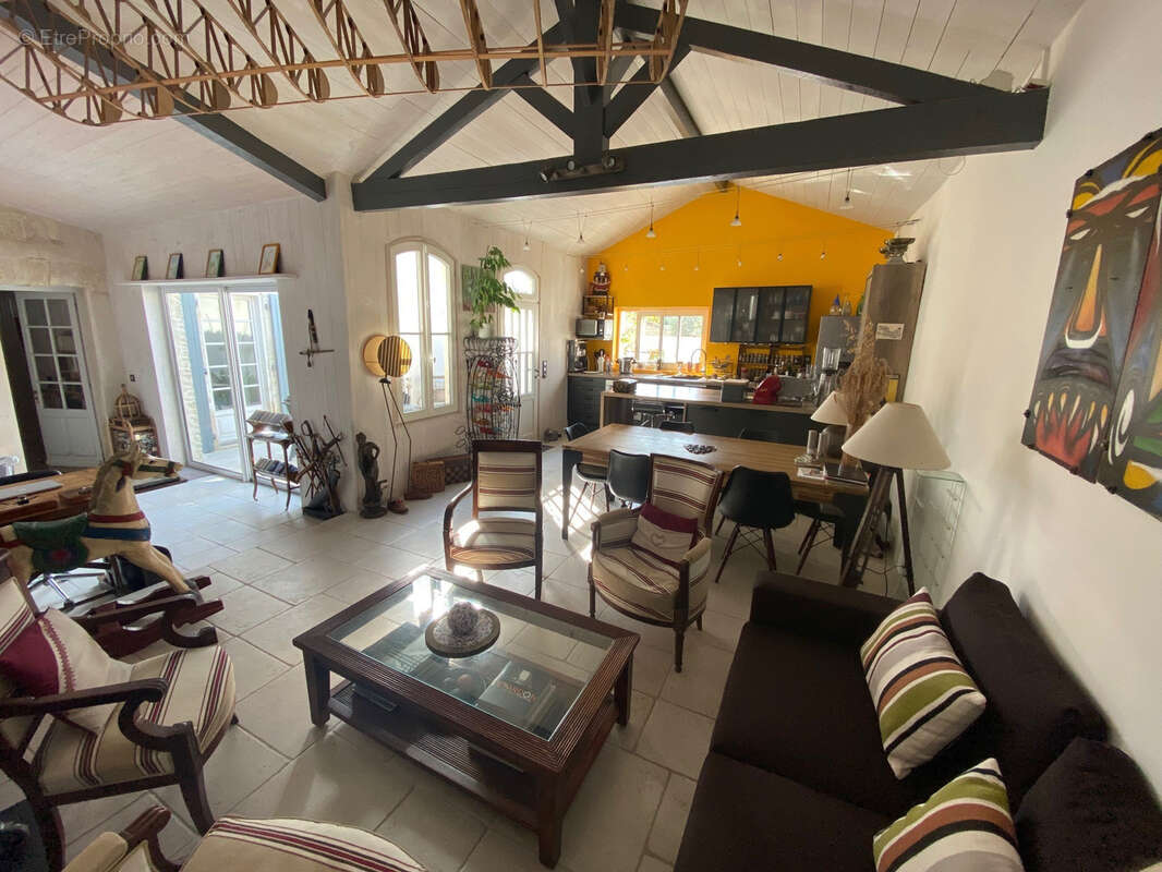 Maison à SAINT-CLEMENT-DES-BALEINES