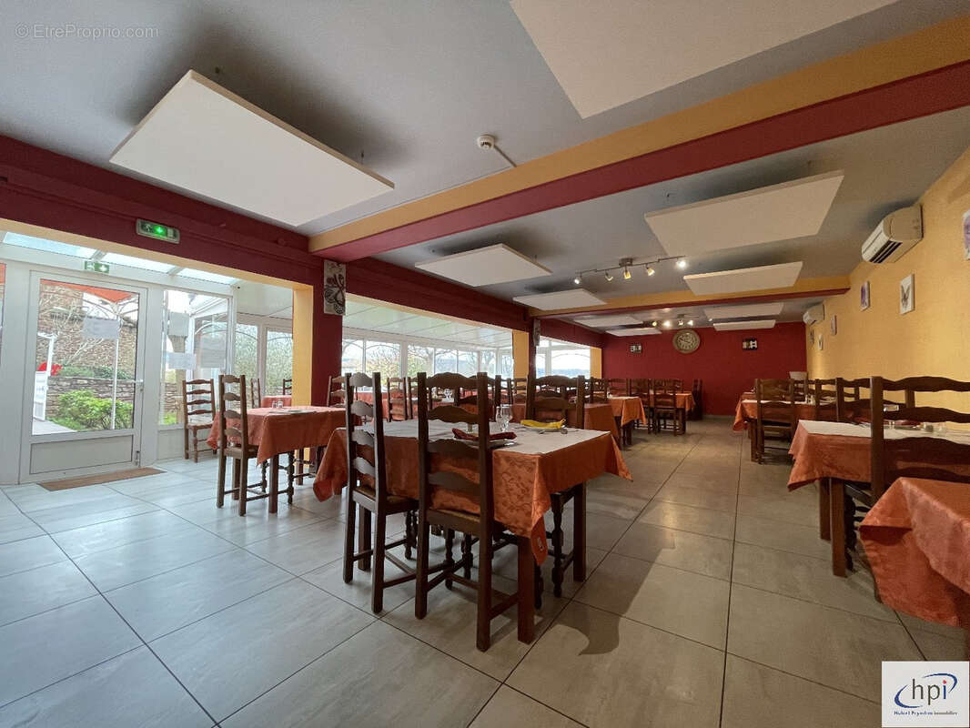 Commerce à MONTLAUR