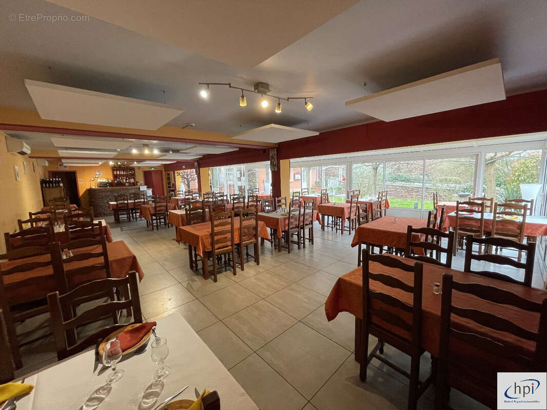 Commerce à MONTLAUR