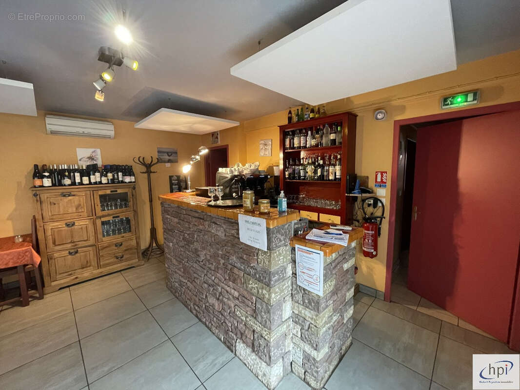 Commerce à MONTLAUR