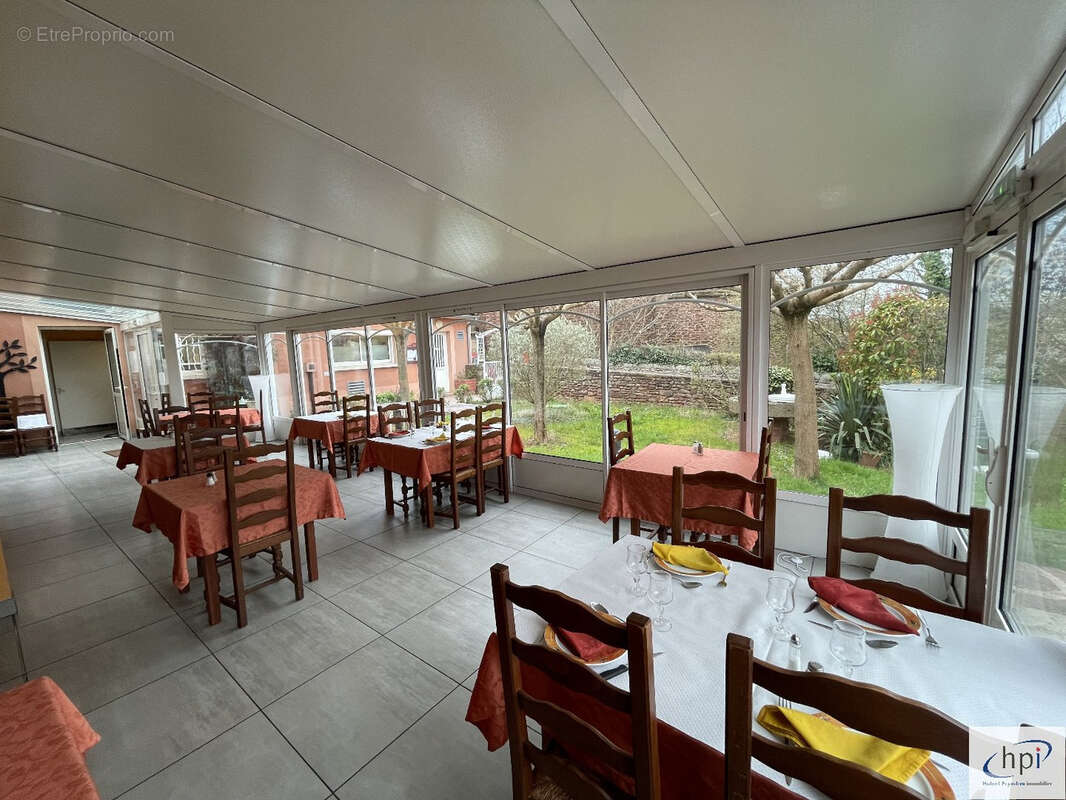 Commerce à MONTLAUR