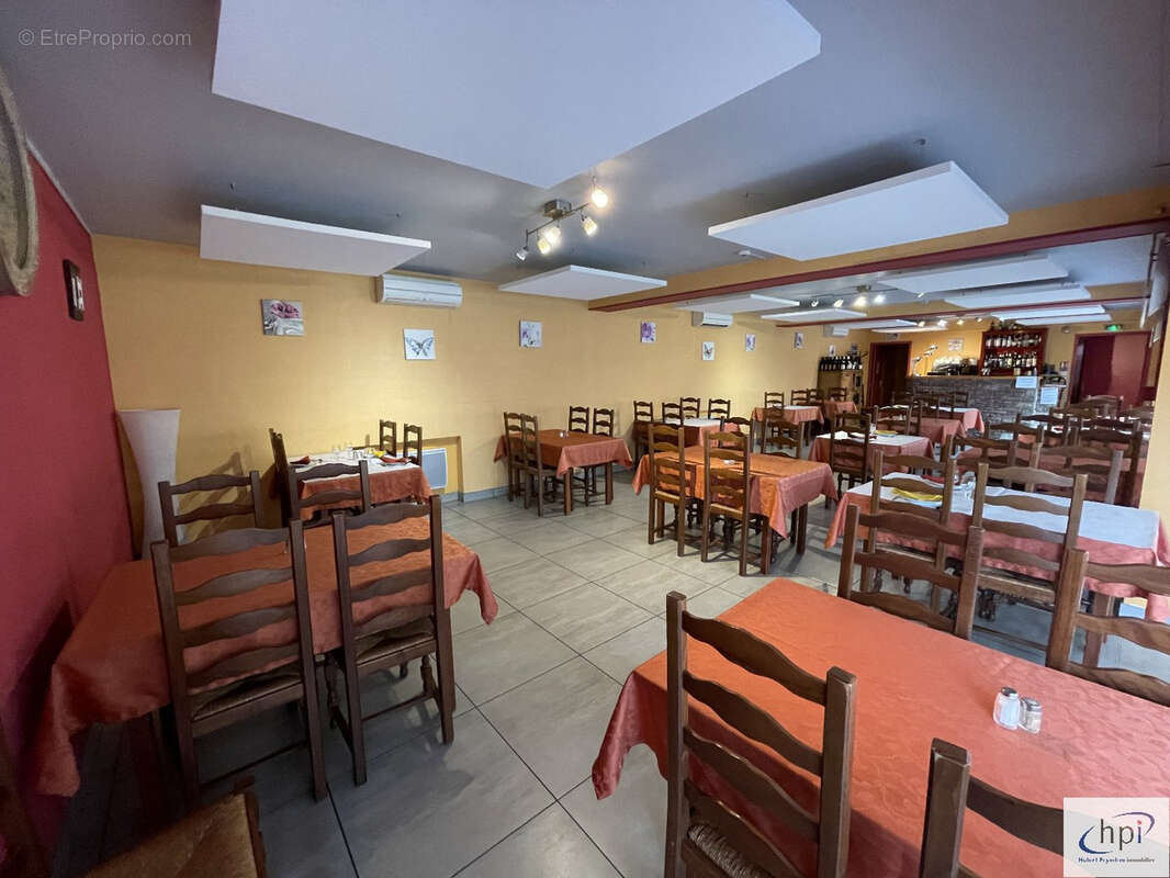 Commerce à MONTLAUR