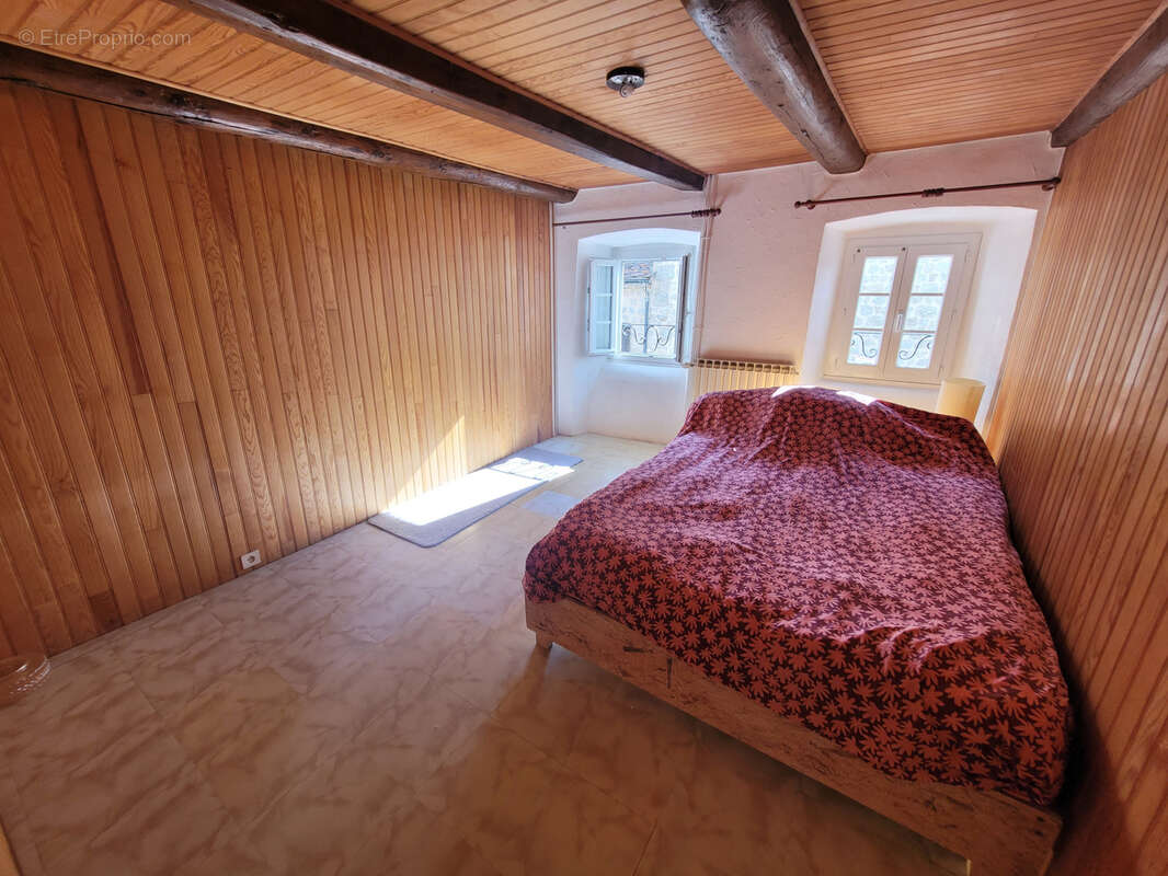 Maison à CHATEAUNEUF-DE-RANDON