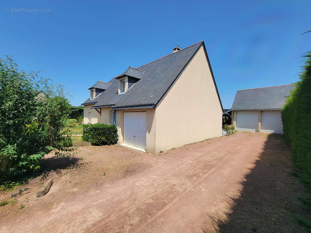 Maison à BRISSAC-QUINCE