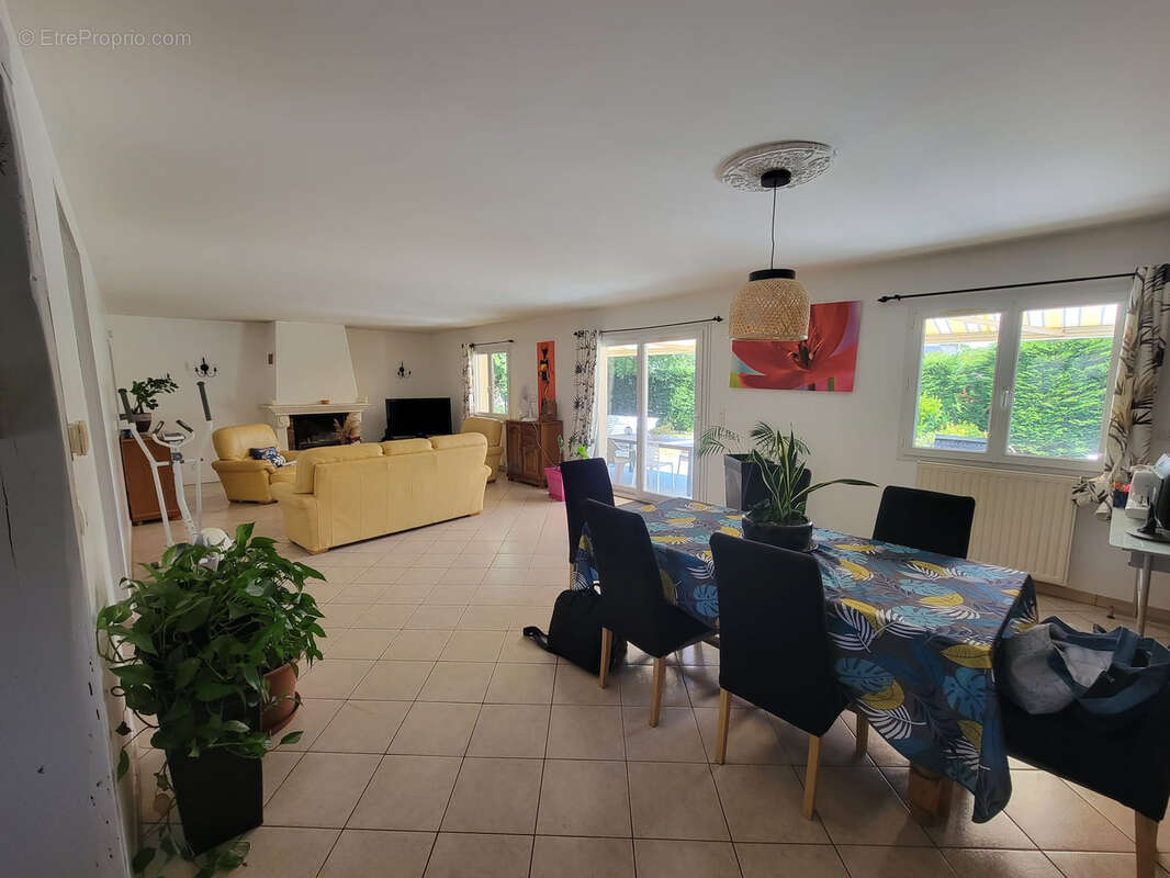 Maison à BRISSAC-QUINCE