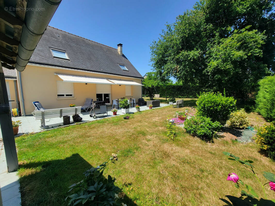 Maison à BRISSAC-QUINCE