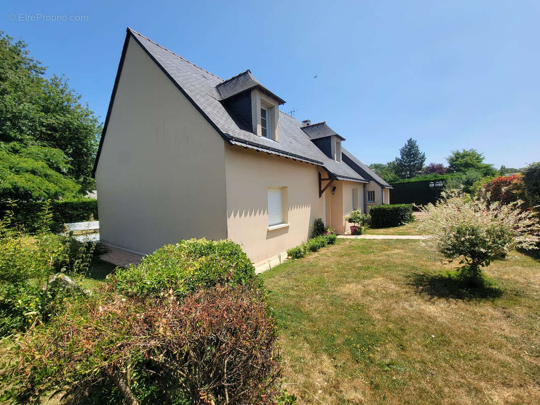 Maison à BRISSAC-QUINCE