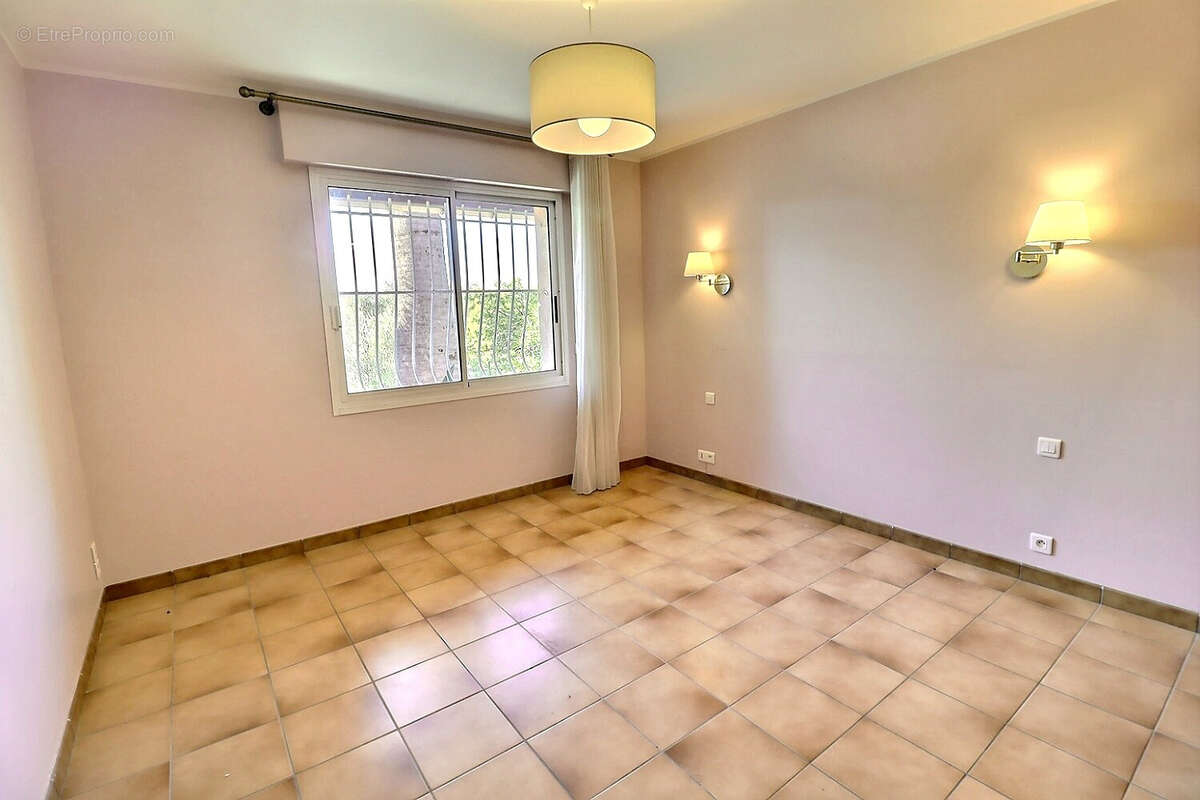 Maison à BORMES-LES-MIMOSAS