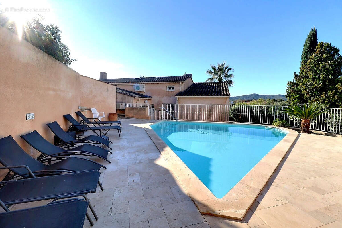 Maison à BORMES-LES-MIMOSAS