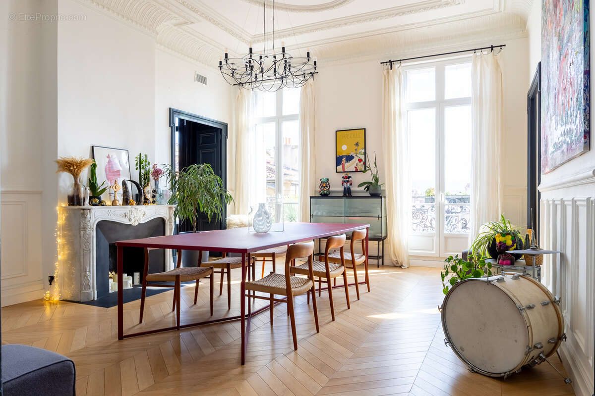 Appartement à MARSEILLE-6E