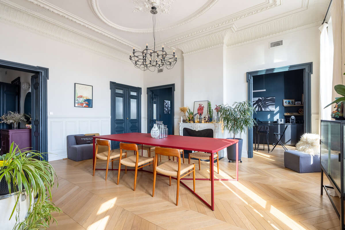 Appartement à MARSEILLE-6E