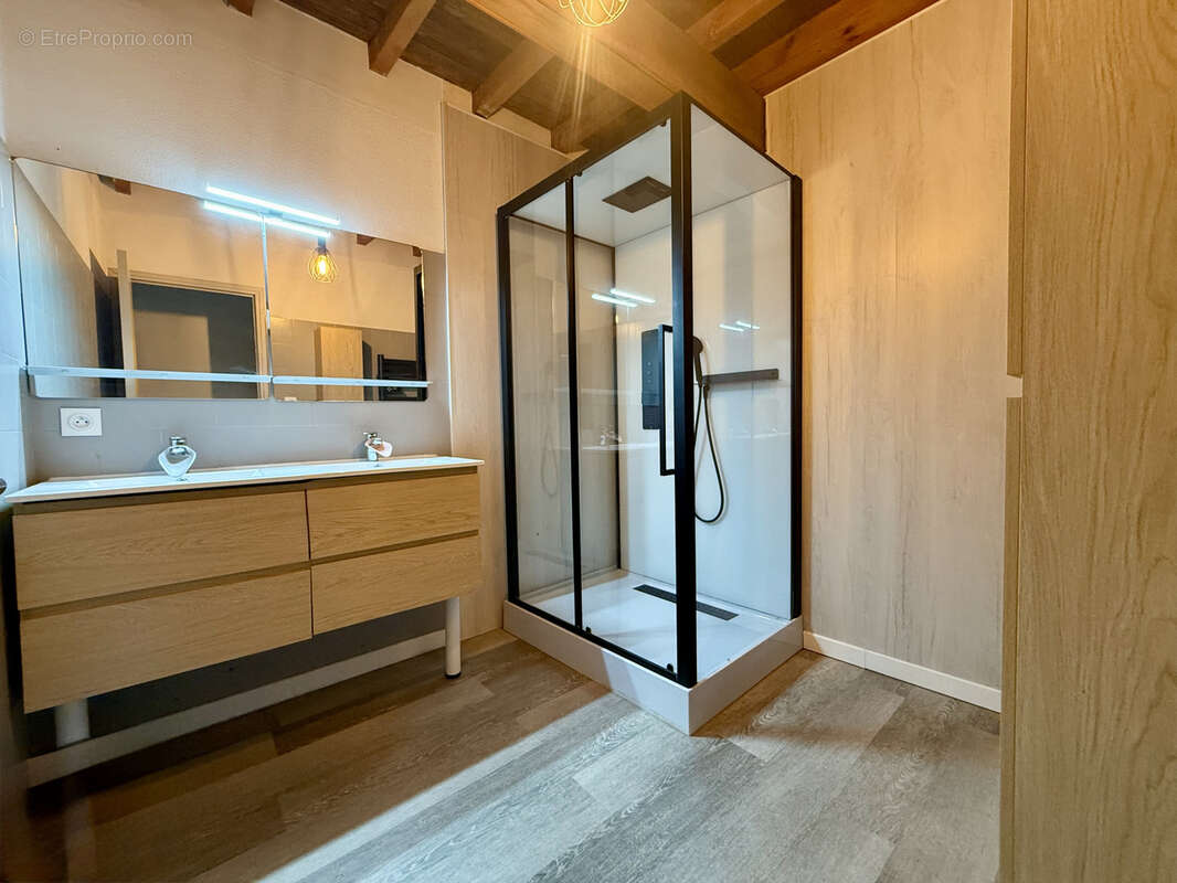 Appartement à LEVIGNAC