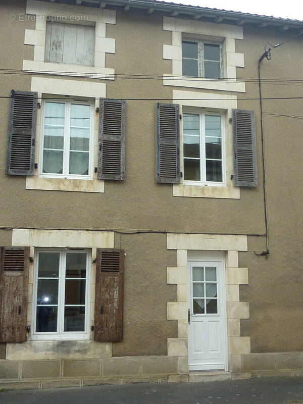 Maison à MONTMORILLON