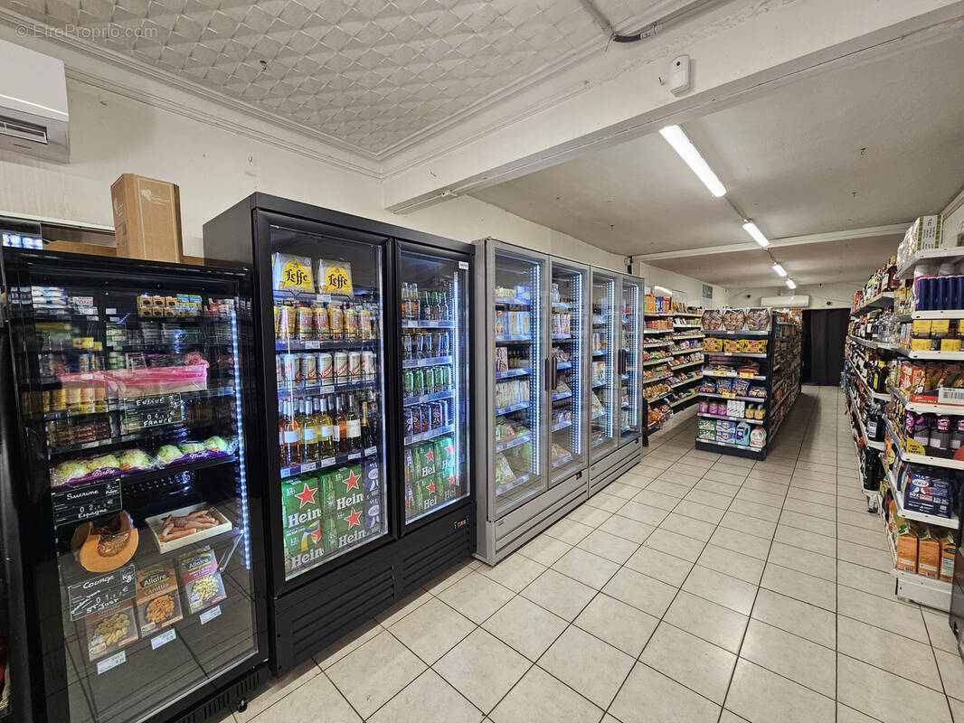 Commerce à LUNEL-VIEL