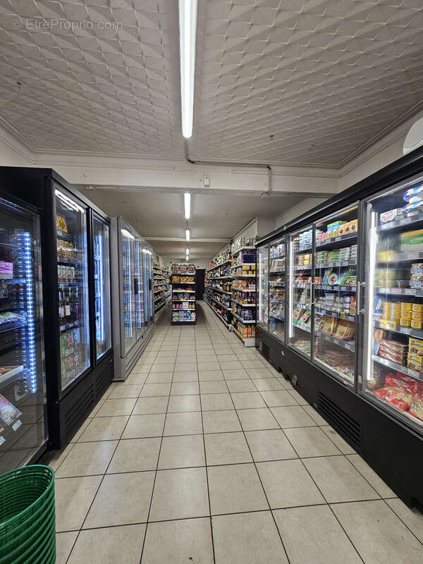 Commerce à LUNEL-VIEL