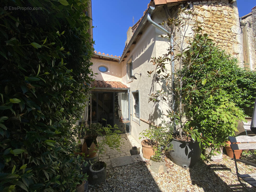 Maison à LA ROCHEFOUCAULD