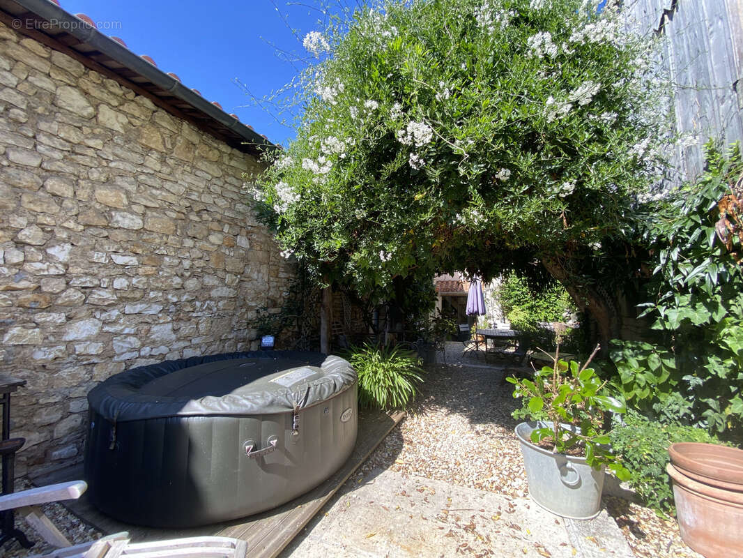 Maison à LA ROCHEFOUCAULD