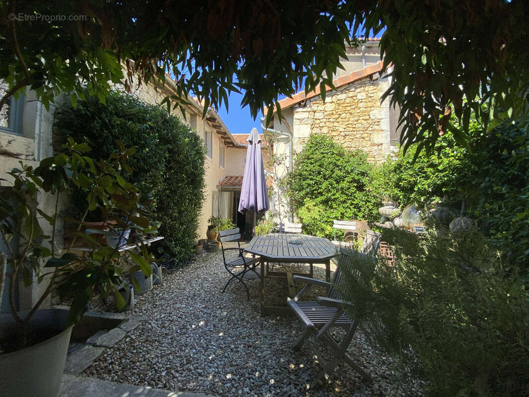 Maison à LA ROCHEFOUCAULD