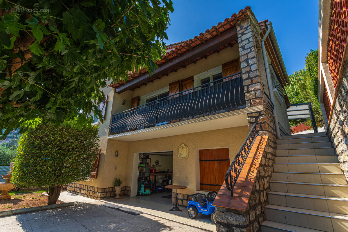 Maison à SOLLIES-TOUCAS