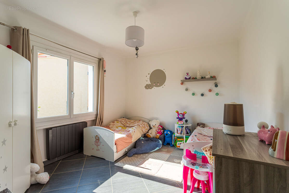 Maison à SOLLIES-TOUCAS