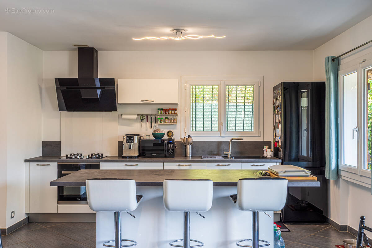 Maison à SOLLIES-TOUCAS