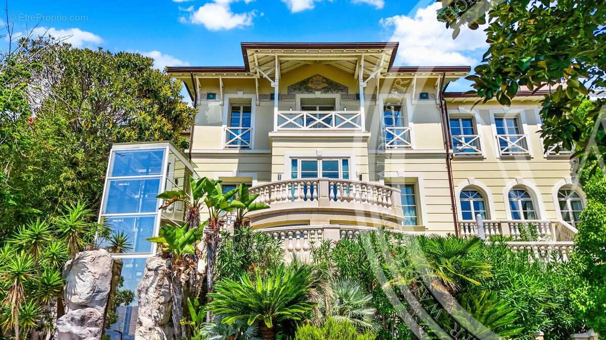 Maison à ROQUEBRUNE-CAP-MARTIN