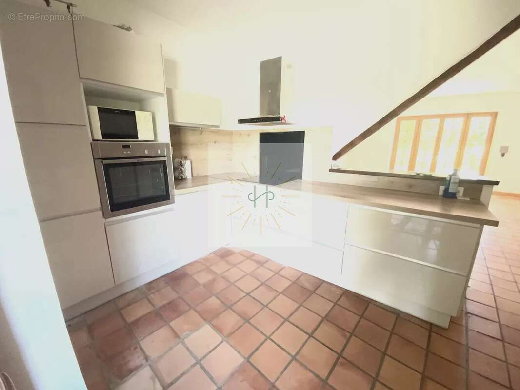 Maison à ALBA-LA-ROMAINE