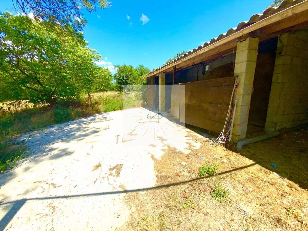 Maison à ALBA-LA-ROMAINE