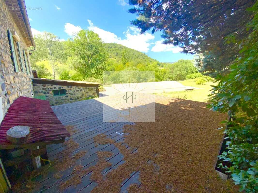 Maison à ALBA-LA-ROMAINE