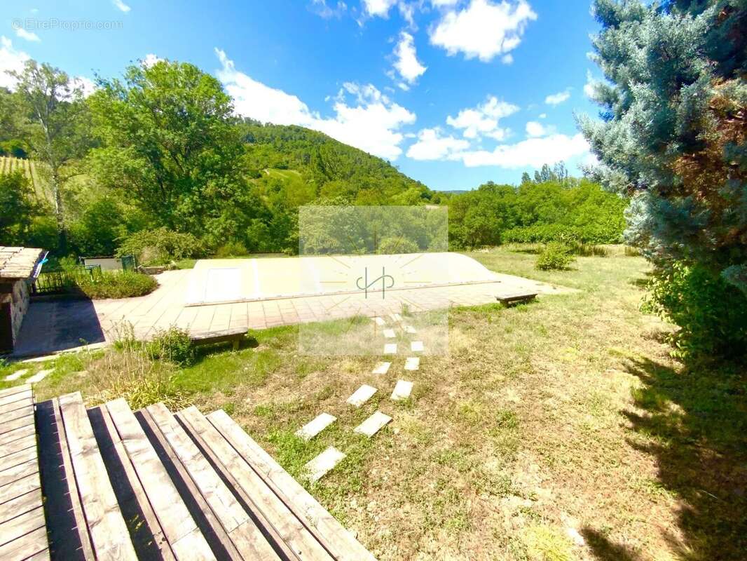 Maison à ALBA-LA-ROMAINE