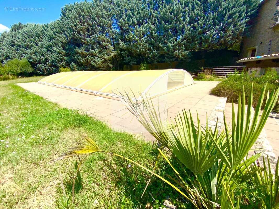 Maison à ALBA-LA-ROMAINE