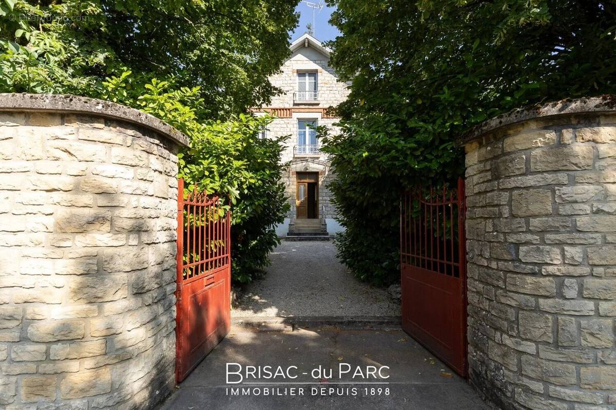 Maison à GISSEY-SUR-OUCHE